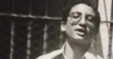 صورة نادرة لإبراهيم عيسى فى شبابه "بالأبيض والأسود"