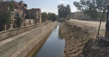 صور.. "رى أسوان": صيانة يومية للحفاظ على القطاع المائى لمخرات السيول