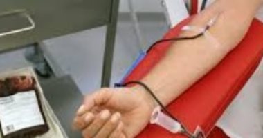  الصليب الأحمر يبدأ فى اختبار دم المتبرعين بحثًا عن الأجسام المضادة لكورونا 
