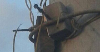 الباعة الجائلون يسرقون التيار كهربائى من أعمدة الإنارة بمحطة الإسكندرية 