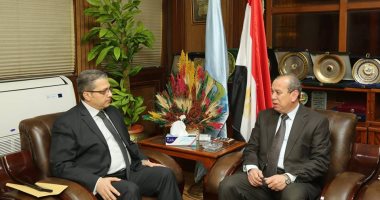 محافظ كفر الشيخ يناقش عددًا من المشروعات وسبل موجهة الفساد