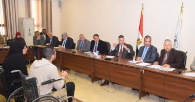محافظ بنى سويف: صرف مساعدات مالية لـ16 أسرة أولى بالرعاية