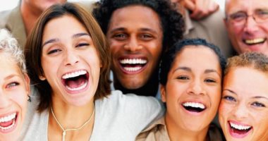 أنا احترت.. اعرف اغرب القوانين بالعالم تمنع الضحك وأخرى تعاقب على التكشيرة 