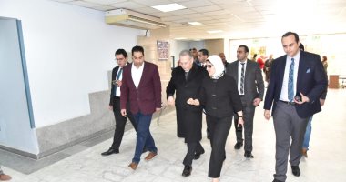 صور.. وزيرة الصحة: نقل 20 جثمانا و40 مصابا فى حادث محطة مصر للمستشفيات المجاورة