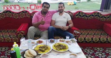 منشن لصاحبك وقولنا أكتر صفة بتميزه.. محمد إسماعيل بالغربية مع صديقه: أبو الرجولة