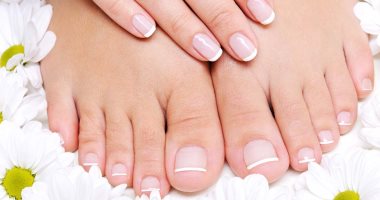 للعناية بالأظافر وصحتها.. طرق طبيعية للتخلص من اصفرارها