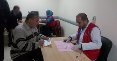 فيديو وصور.. توافد المواطنين على مستشفيات الغربية لبدء فحوصات "100 مليون صحة"