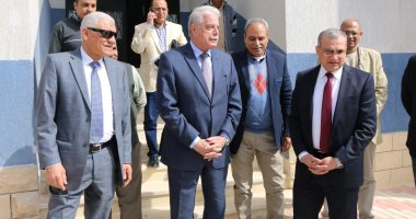 محافظ جنوب سيناء يلتقى مدير صندوق تطوير العشوائيات ويتفقد مناطق الإسكان البديل