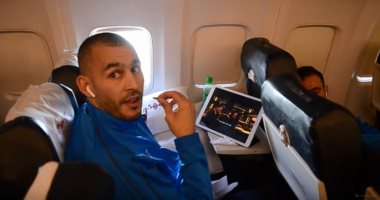 شاهد.. "لب وأفلام وبرج العرب" على متن طائرة الزمالك من القاهرة لأنجولا