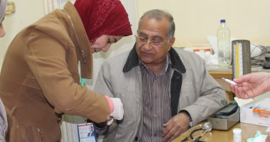 إقبال كثيف من الطلاب وأعضاء هيئة التدريس بجامعة المنصورة على حملة ١٠٠ مليون صحة 