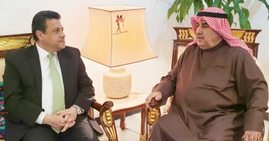 السفير طارق القونى يتسلم دعوة مصر للمشاركة فى معرض الكويت للطيران 2020