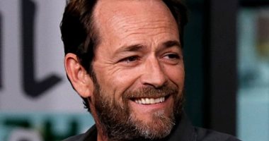 وفاة لوك بيرى نجم مسلسل "90210" عن عمر 52 سنة بسكتة دماغية ..فيديو وصور