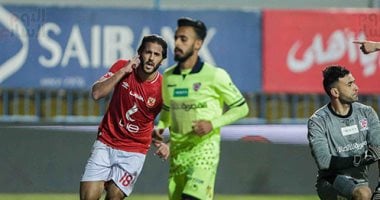 الأهلي يفاضل بين مروان وصلاح لخلافة أزارو حال غيابه عن السوبر