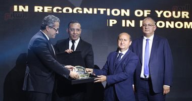 Business Today تكرم الدكتور مصطفى مدبولى رئيس مجلس الوزراء بحفل BT100