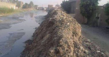 صور.. شكوى من رشاح مياه ينقل الأمراض بأبو زعبل فى القليوبية