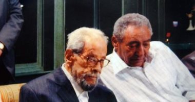 العالمى والخال.. مذكرات الطفولة تعيد الأبنودى ونجيب محفوظ للحياة