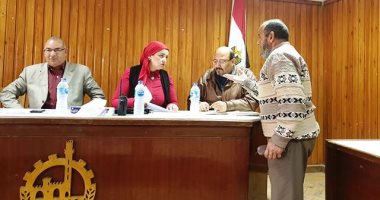 رئيس مدينة القناطر الخيرية تستمع لشكاوى المواطنين فى لقاء جماهيرى 