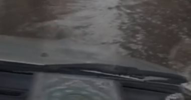 شكوى من تراكم مياه الأمطار بشارع قناة السويس بالمنصورة
