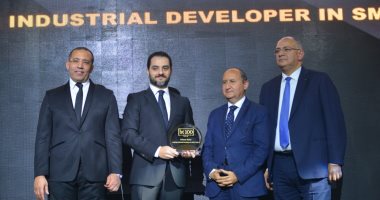 وزير التجارة والصناعة يكرم بولاريس باركس كأفضل مطور صناعي في مجال المشروعات الصغيرة والمتوسطة باحتفالية BT100