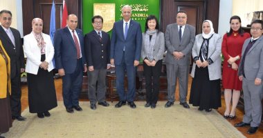 رئيس جامعة الإسكندرية يناقش استعدادات فتح معهد كونفوشيوس بالجامعة