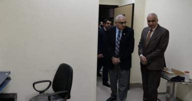 رئيس جامعة المنصورة يتفقد تجهيزات مبنى العلاج الاقتصادى للمشاركة فى انهاء قوائم الانتظار