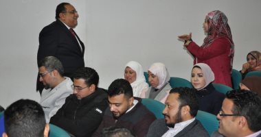 رئيس جامعة حلوان يلتقى أساتذة كلية التجارة فى إطار تطوير العملية التعليمية
