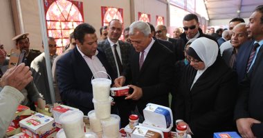 صور.. محافظ المنوفية يفتتح معرض التسوق الأول بمدينة قويسنا