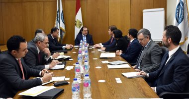 وزير البترول يبحث سبل التعاون مع البنك الأوربى لإعادة الإعمار والتنمية