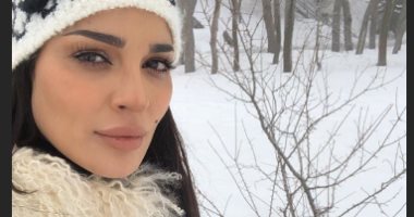 نادين نجيم تشارك متابعيها صور كواليس مسلسلها الجديد "خمسة ونص"