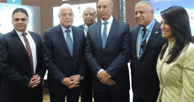 رانيا المشاط تتفقد جناح مصر للطيران ببورصة برلين الدولية للسياحة