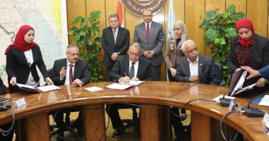 وزيرا قطاع الأعمال والقوى العاملة يشهدان اتفاقية نهاية خدمة عمال القومية للأسمنت  