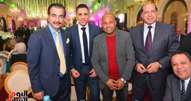 صور ..ضياء ونادر السيد وعلاء نبيل فى حفل زفاف إبن علاء شاكر