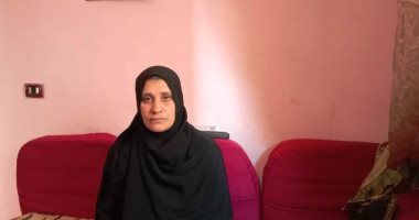 فيديو.. "مات السند فخاضت معركة الحياة".. سحر محمود 40 عاما توفى زوجها وترك لها إرثا ثقيلا من المسئولية.. وتؤكد: "تعبت من شغل البيوت بسبب ورم زلالى فى يدى.. ونفسى فى وظيفة أصرف بيها على أولادى"