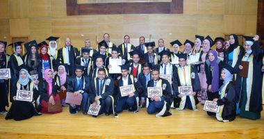 طب بشرى سوهاج تحتفل بتخريج الدفعة 23.. صور