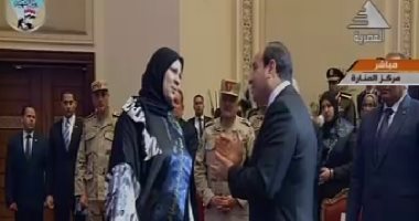 فيديو.. والدة شهيد: "ابنى طلب من أصحابه يرسموله طلقة على صدره وقد كانت"