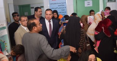 صور ... جامعة سوهاج تطلق قافلة طبية مجمعة لقرية الشيخ مكرم ضمن مبادرة "حياه كريمة"
