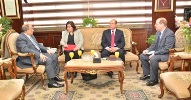 وزير التنمية المحلية يجتمع مع نائبة وزير الزراعة للثروة الحيوانية