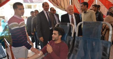 إقبال كبير فى حملة التبرع بالدم بتجارة الزقازيق فى يومها الأول