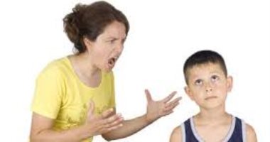 طردته أمه من المنزل بسبب نتائجه الدراسية فأبلغ الشرطة.. "اعرف الحكاية"