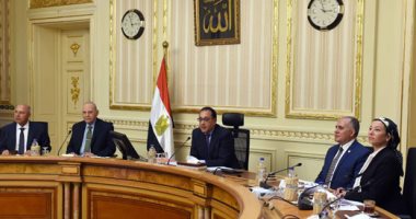 صور.. رئيس الوزراء يعقد اجتماعا لمتابعة تنفيذ المشروع القومى لتطوير واجهات نهر النيل