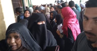 شكوى من زحام بسجل مدنى المنشأة فى سوهاج بعد إغلاق شباك استخراج شهادة الميلاد