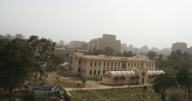 الرياح المثيرة للرمال والأتربة تغطى سماء القاهرة.. وتحسن الطقس غدا الخميس