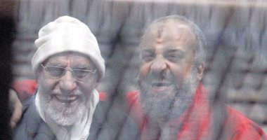 تأجيل محاكمة بديع و46 آخرين بـ"أحداث قسم شرطة العرب" لـ 26 ديسمبر  