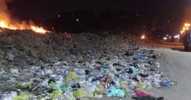 شكوى من تراكم القمامة أمام مدينة التوفيقية بالحى 11 فى مدينة نصر