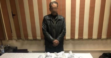 سقوط عاطل قبل ترويجه كيلو ونصف من مخدر الهيروين فى الوراق