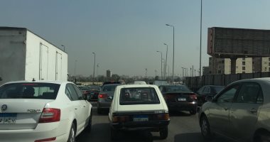 النشرة المرورية.. كثافات متحركة بمحاور القاهرة والجيزة 