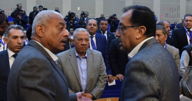 نائب رئيس الهيئة الاقتصادية لقناة السويس يقدم شرحا تفصيليا لرئيس الوزراء