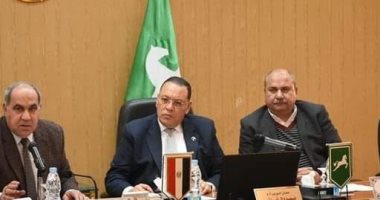 محافظ الشرقية يوجه بإنهاء إجراءات تخصيص الأرضى لإقامة مشروعات خدمية