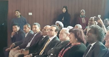 صور.. ايناس عبد الدايم تصل الأقصر للمشاركة فى مهرجان السينما الافريقية