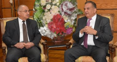 رئيس جامعة أسيوط: إنشاء مجمع خدمات متكامل داخل الحرم الجامعى